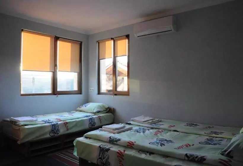 پانسیون Vedra Guest House