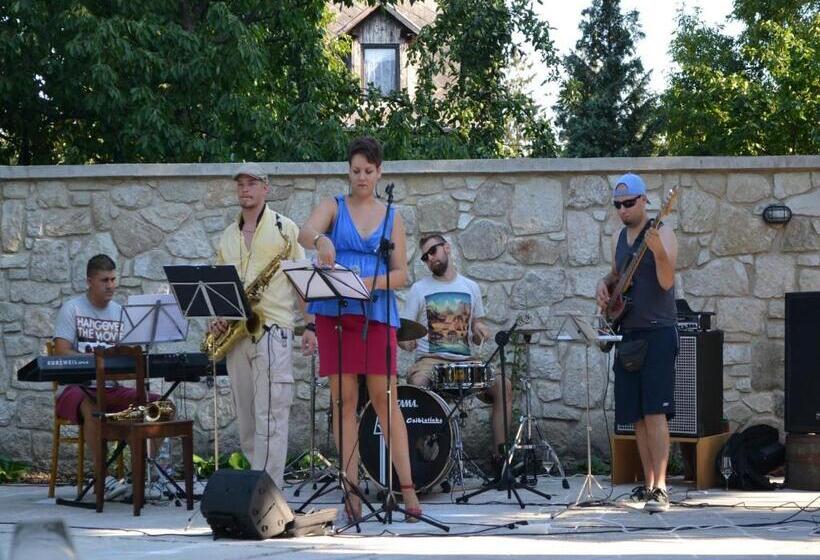 펜션 Turján Vendégház