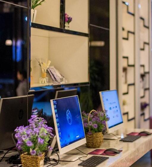 Lavande Hotel Qingyuan Sports Park Municipal Government