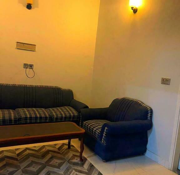 پانسیون Elegant Guest House Karachi