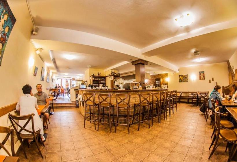 Majatalo Penzion Černej Pták