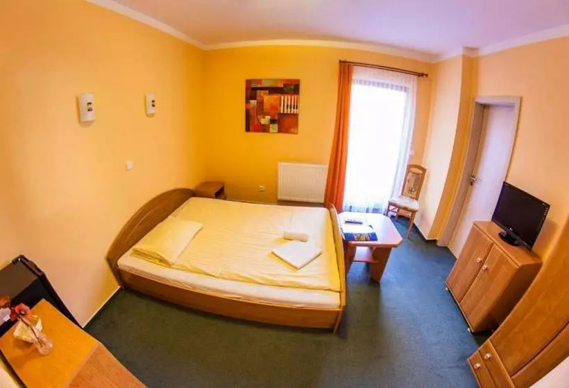 Majatalo Penzion Černej Pták