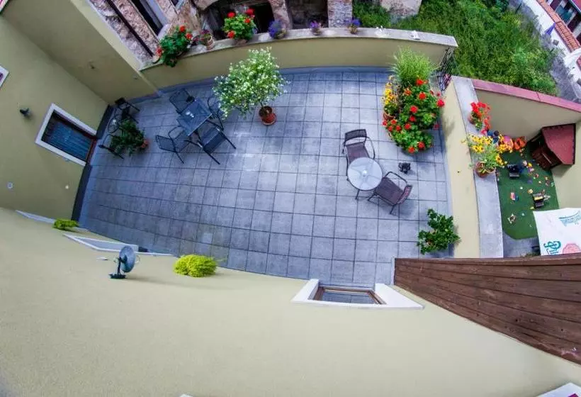 Majatalo Penzion Černej Pták