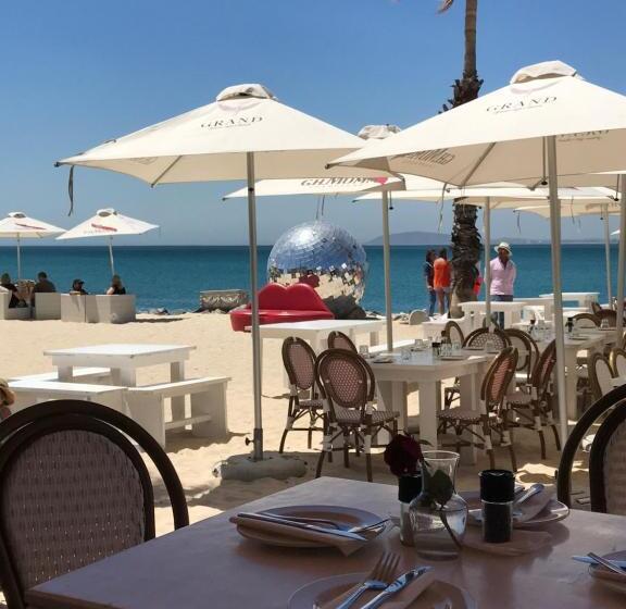 Taj Hotelapart, Taj Hotel Cape Town