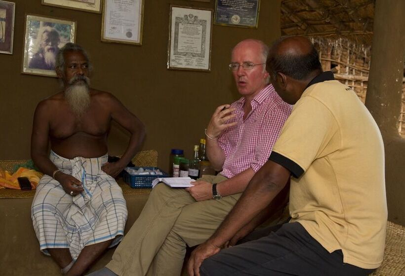 Hotel Explorer By Eco Team  Dambana