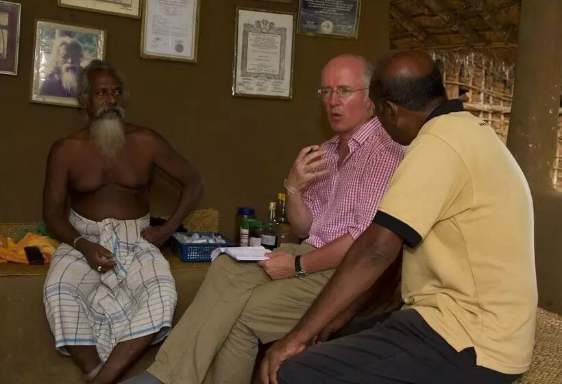 ホテル Explorer By Eco Team  Dambana