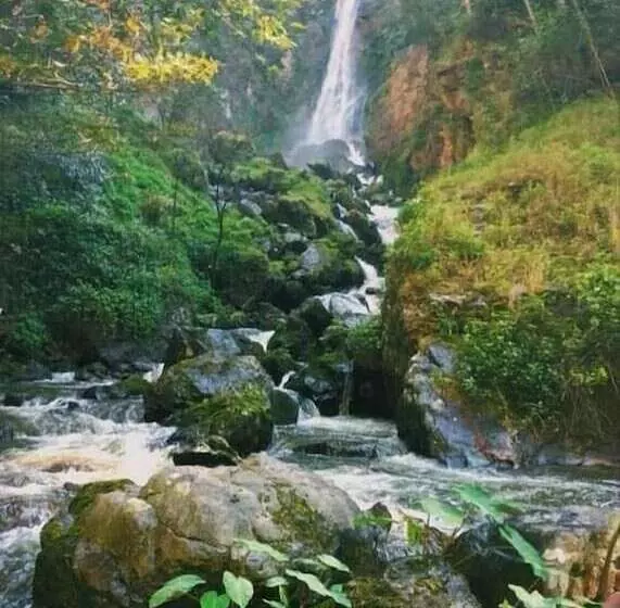 ホテル Mitkhoonyoum