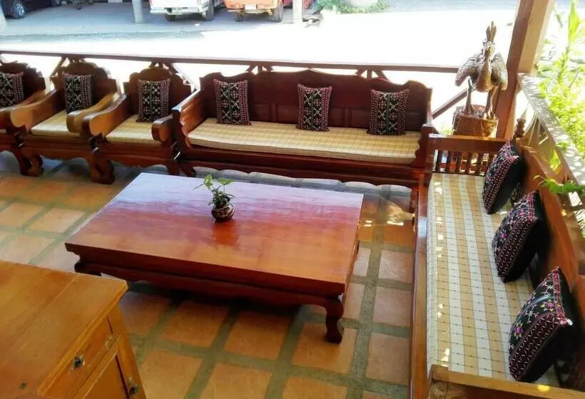 ホテル Mitkhoonyoum