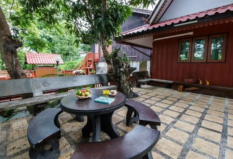 ホテル Mitkhoonyoum