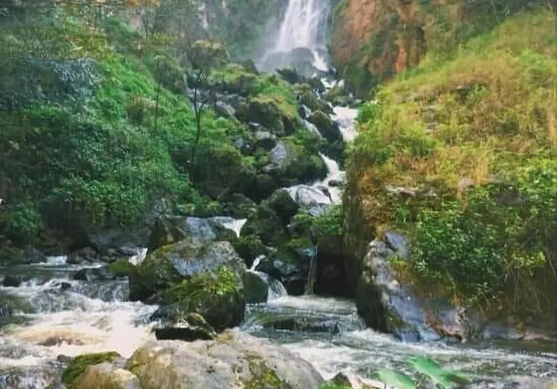 ホテル Mitkhoonyoum