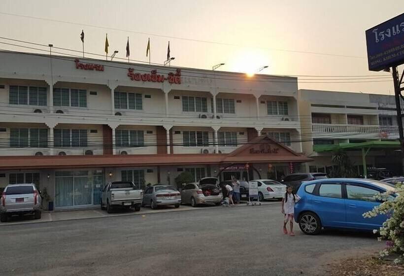 בית מלון כפרי Rongkhem City