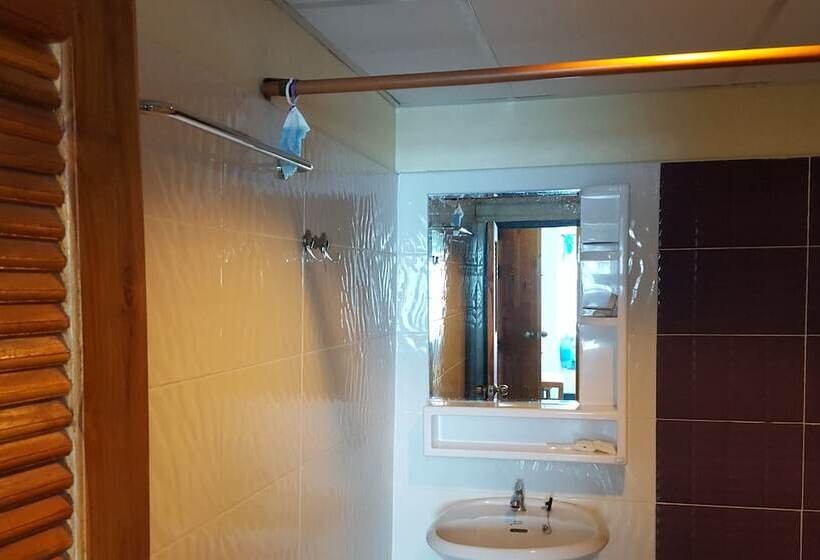 בית מלון כפרי Rongkhem City