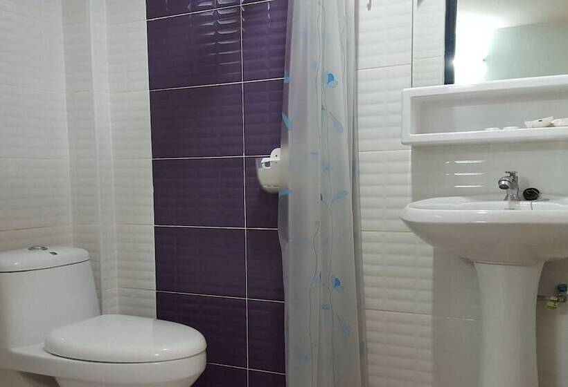 בית מלון כפרי Rongkhem City