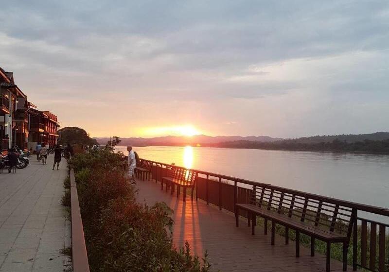 פנסיון Tonkong Guesthouse & Restaurant