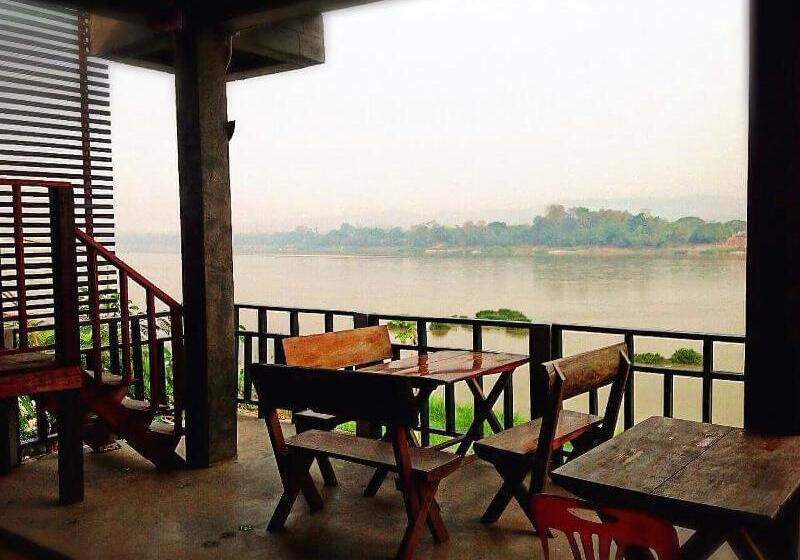 פנסיון Tonkong Guesthouse & Restaurant