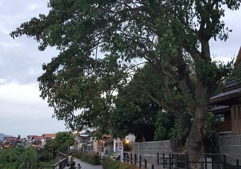 פנסיון Tonkong Guesthouse & Restaurant