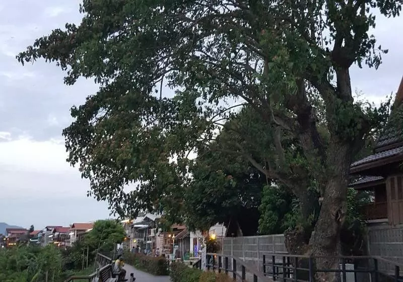 Majatalo Tonkong Guesthouse & Restaurant