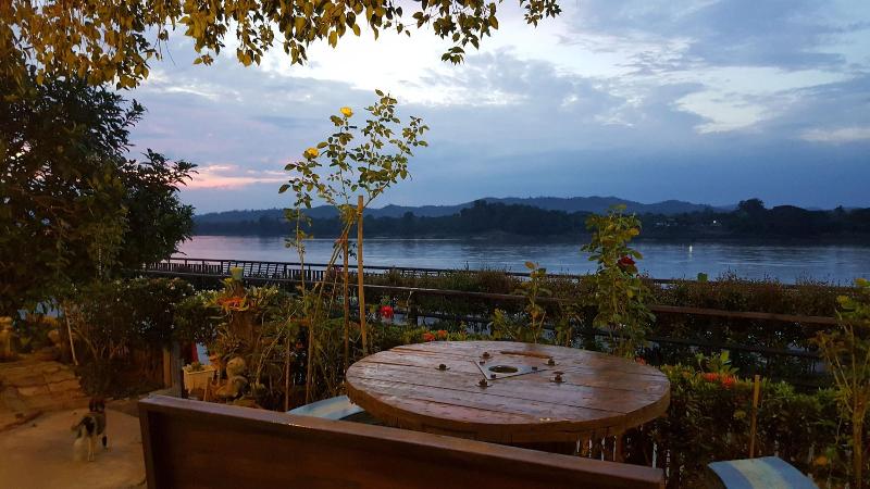 פנסיון Tonkong Guesthouse & Restaurant