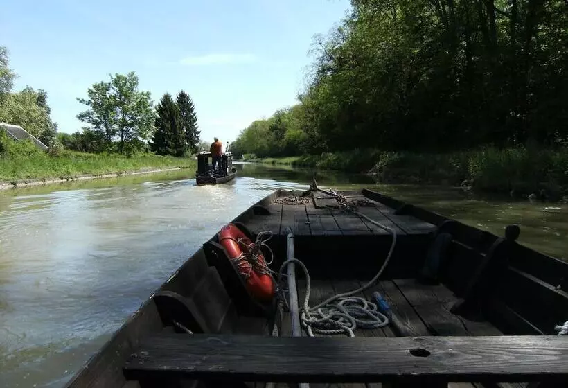 ベッドアンドブレックファースト Chambre D Hôtes Face à Briare