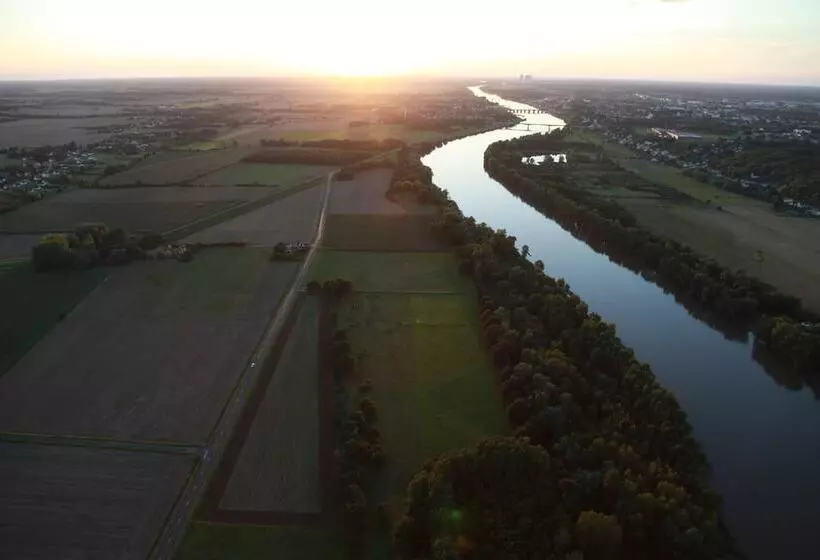 ベッドアンドブレックファースト Chambre D Hôtes Face à Briare