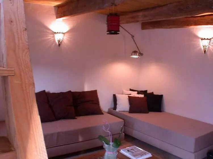 Aamiaismajoitus (B&B) La Maison De Louna