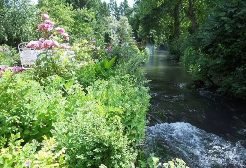 Aamiaismajoitus (B&B) Le Moulin Des Roses