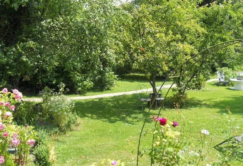 Aamiaismajoitus (B&B) Le Moulin Des Roses