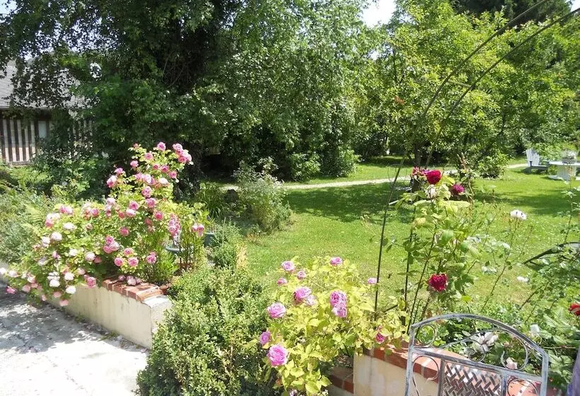 Aamiaismajoitus (B&B) Le Moulin Des Roses