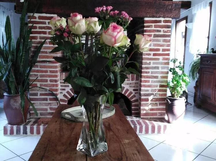 Aamiaismajoitus (B&B) Le Moulin Des Roses