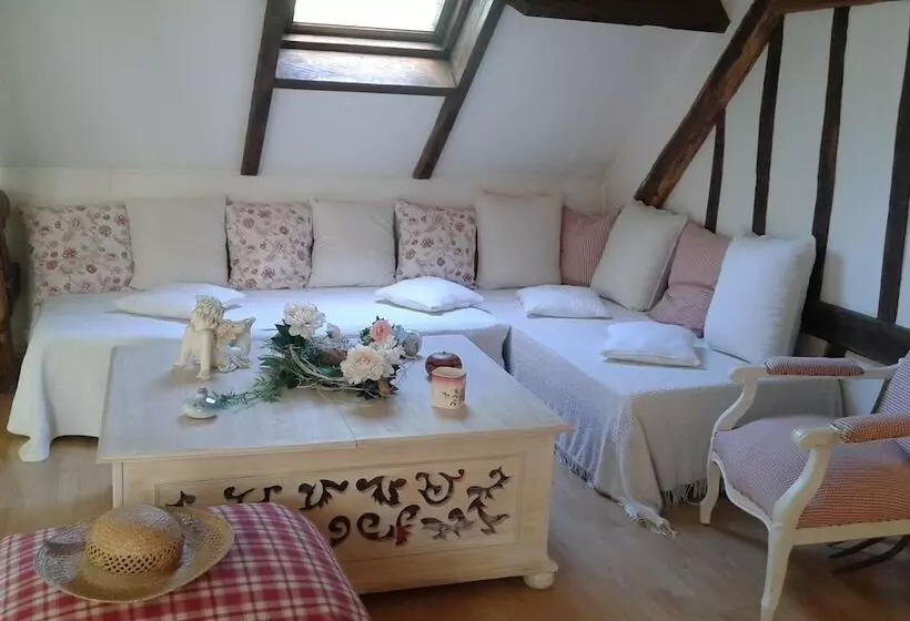 Aamiaismajoitus (B&B) Le Moulin Des Roses