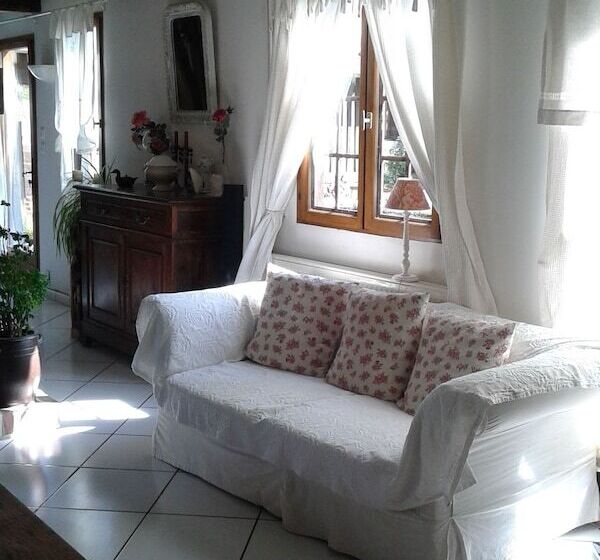 مبيت وإفطار Le Moulin Des Roses