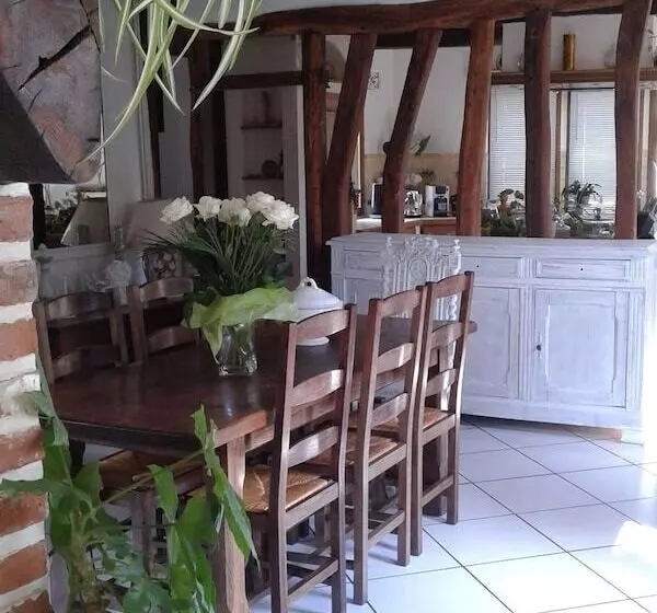 Aamiaismajoitus (B&B) Le Moulin Des Roses