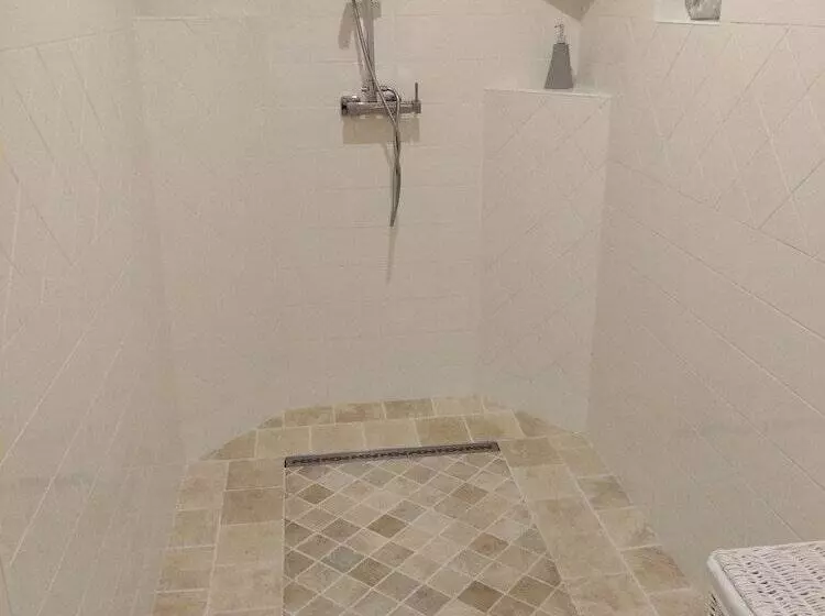 Aamiaismajoitus (B&B) Le Moulin Des Roses