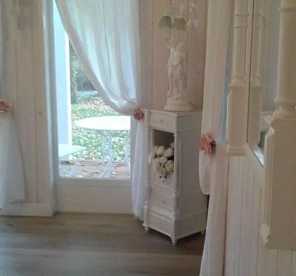 Aamiaismajoitus (B&B) Le Moulin Des Roses