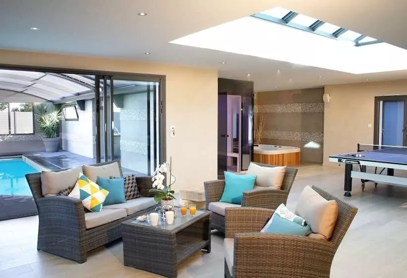 Aamiaismajoitus (B&B) Une Pause Au Logis