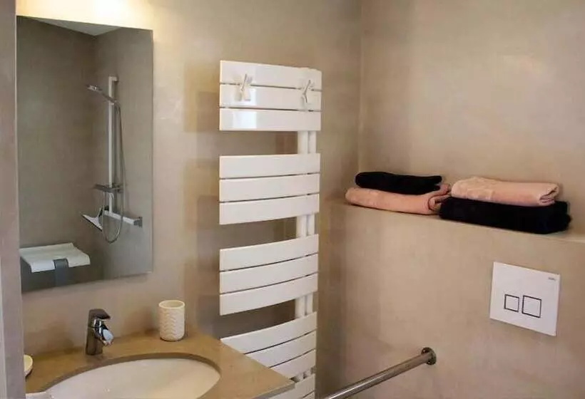 Aamiaismajoitus (B&B) Une Pause Au Logis