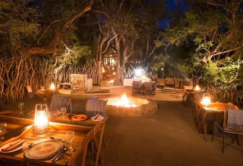 Hotelli Aha Thakadu River Camp