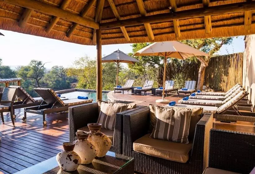 Hotelli Aha Thakadu River Camp