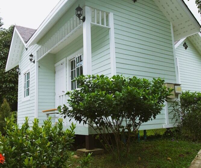 בית מלון כפרי Akantuka Homestay