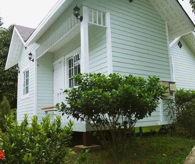 Hotelli Akantuka Homestay