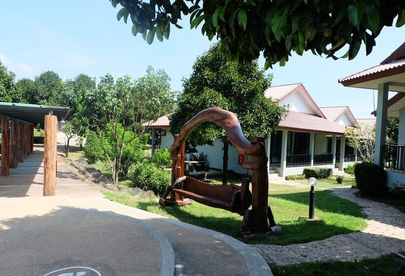 בית מלון כפרי Akantuka Homestay