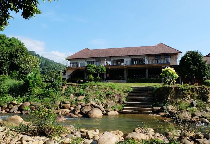 בית מלון כפרי Akantuka Homestay