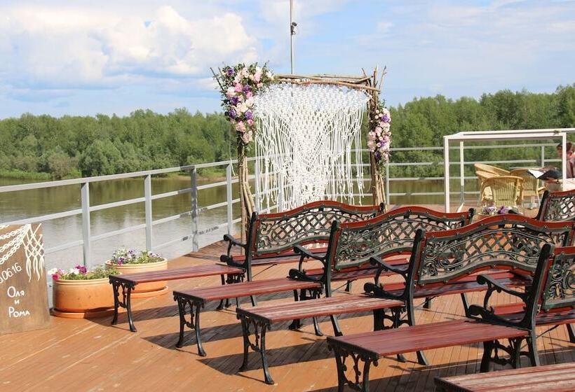 هتل Artlife Zaimka