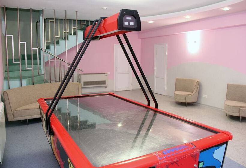 هتل Artlife Zaimka