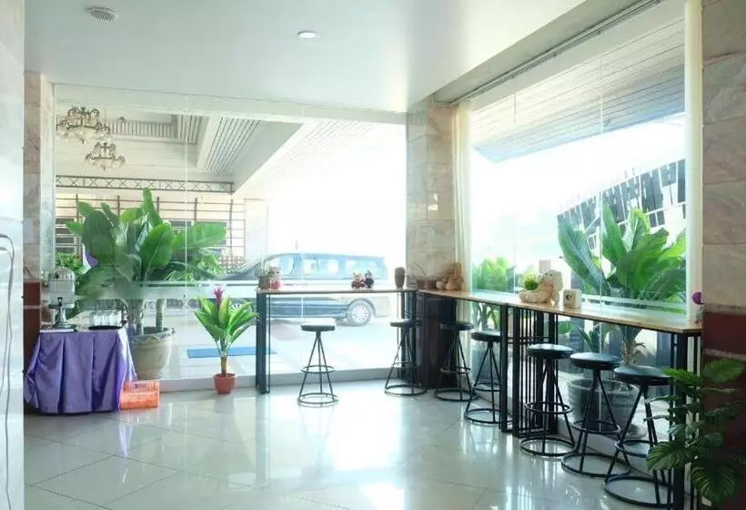 Hotelli Century Grand