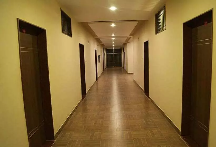 ホテル Monark Inn
