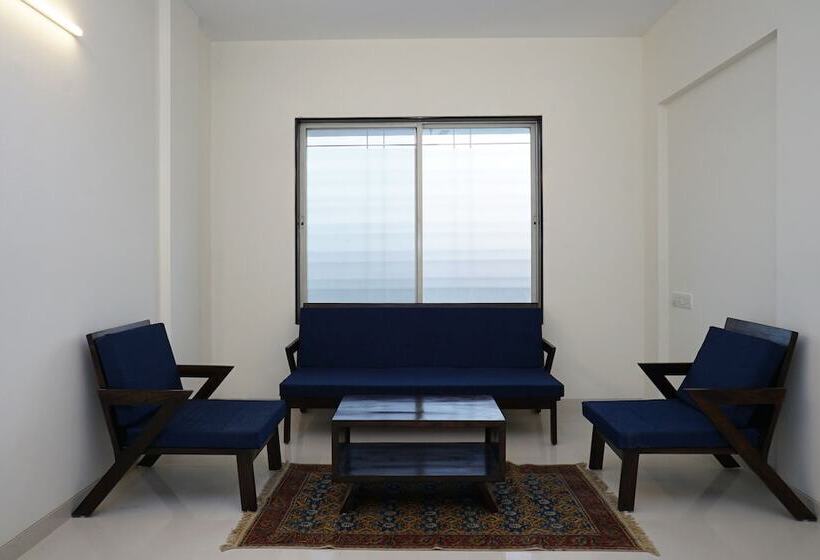 هتل Resonare Residency By Oyo Rooms