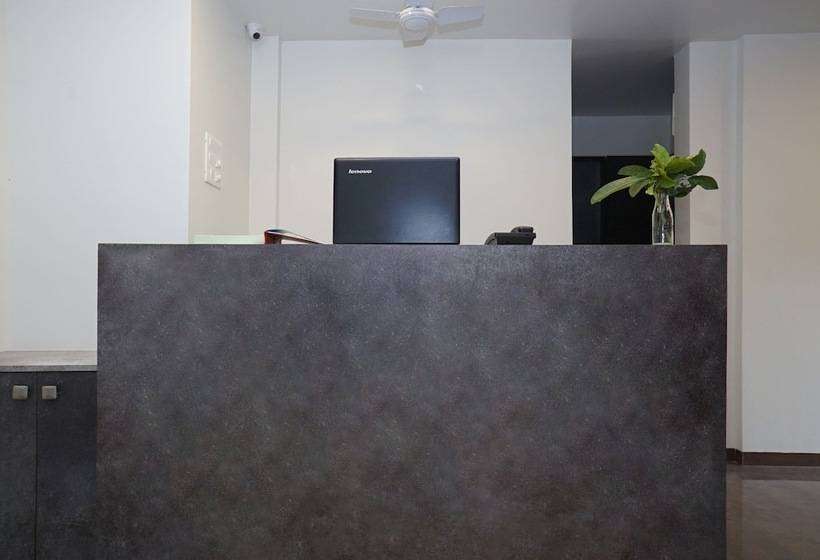 هتل Resonare Residency By Oyo Rooms