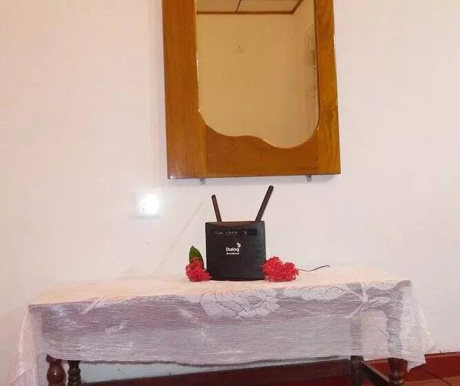 Hotelli Sea Breeze Inn Talalla