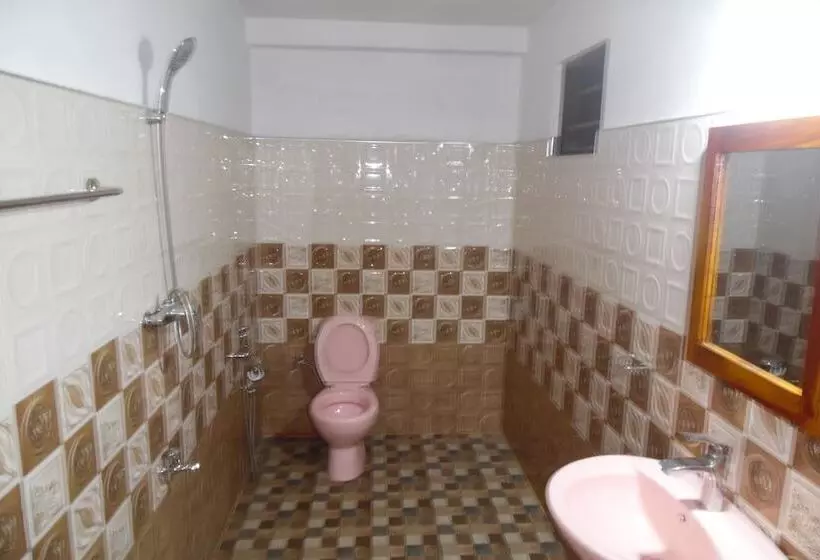 Hotelli Sea Breeze Inn Talalla